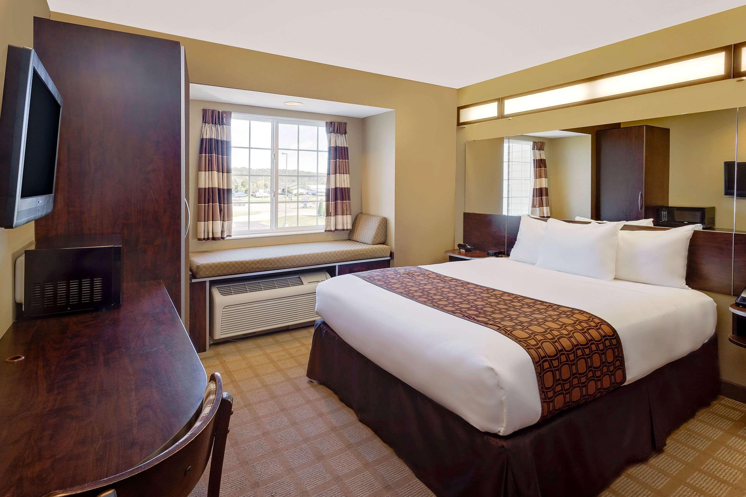 Microtel Inn & Suites By Wyndham Prairie Du Chien Dış mekan fotoğraf