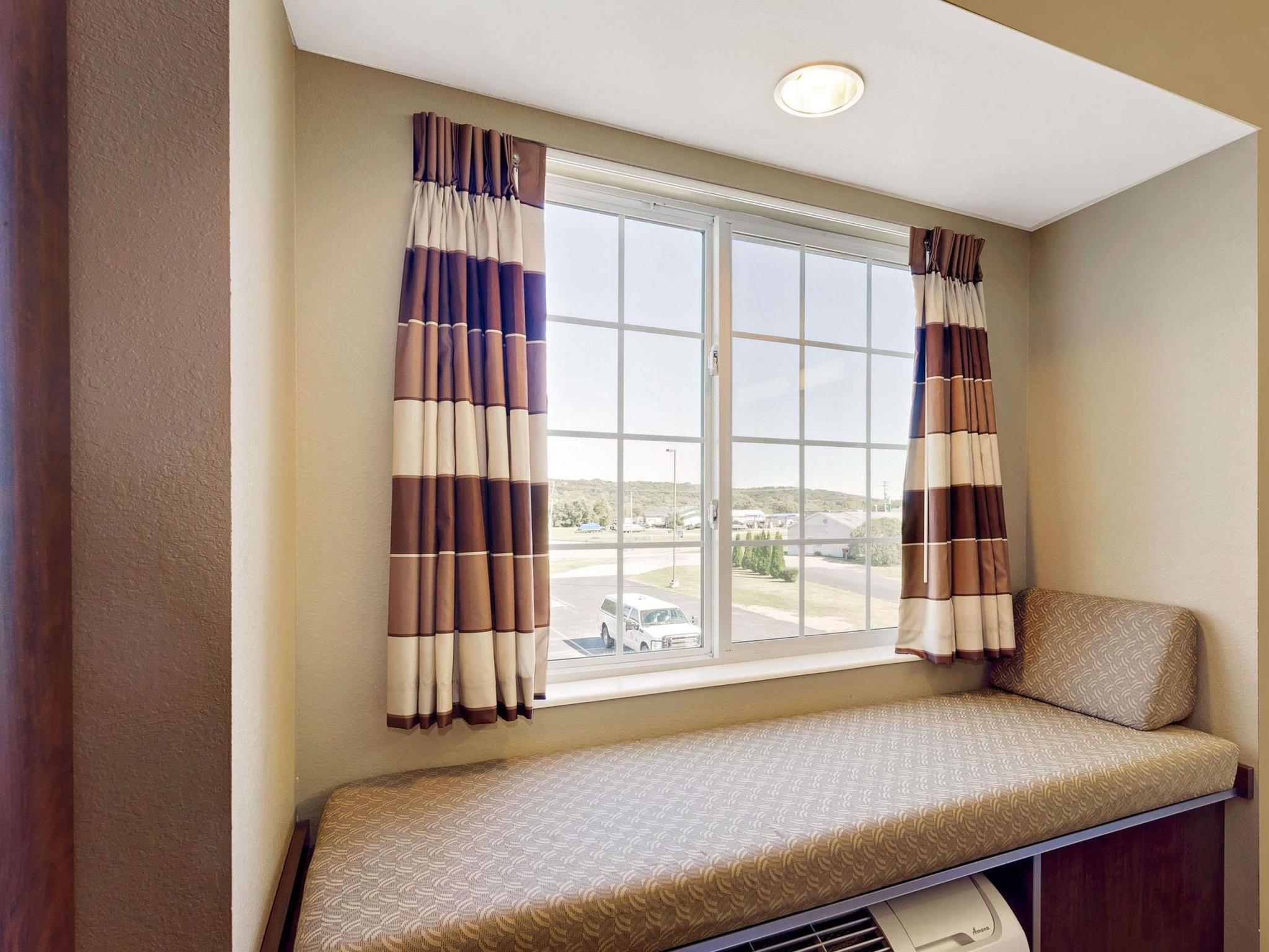 Microtel Inn & Suites By Wyndham Prairie Du Chien Dış mekan fotoğraf